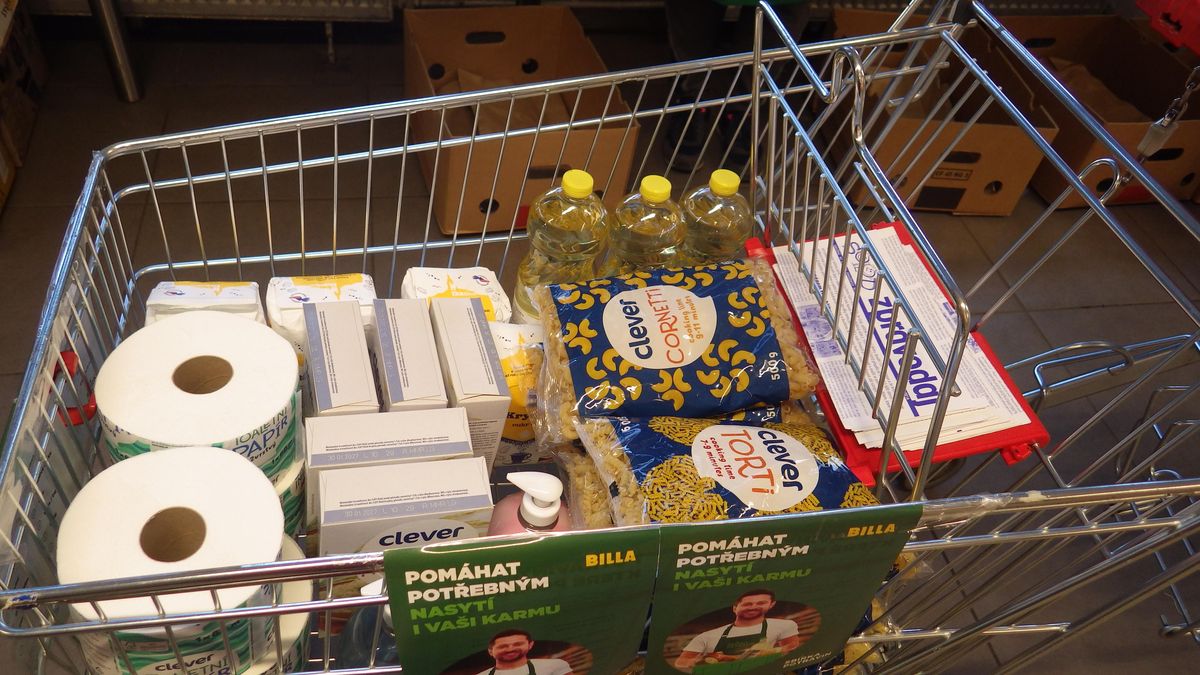 Rekordní potravinová sbírka. Vybralo se nejvíce zboží za 12 let